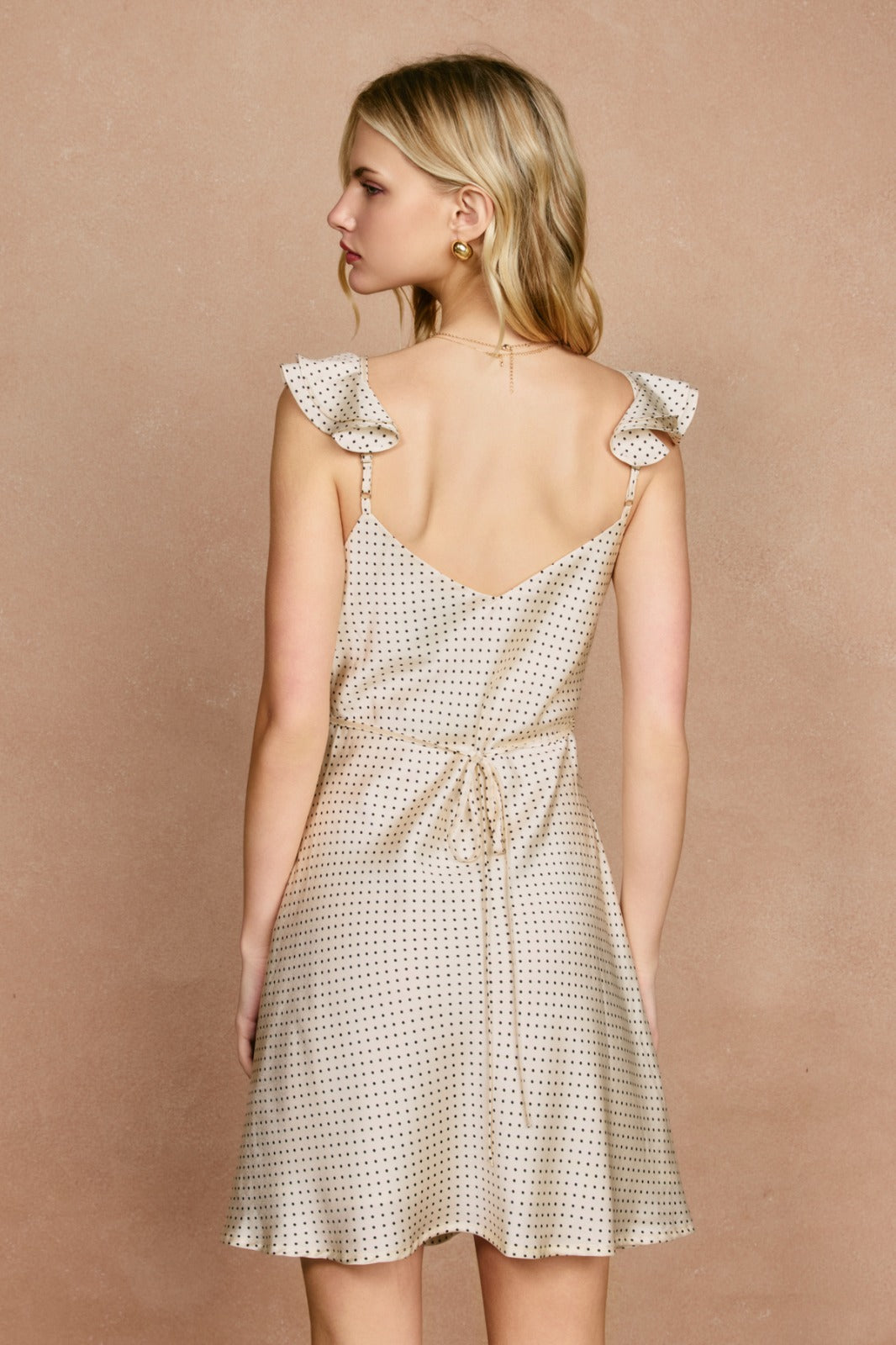 Vestido corto de satín