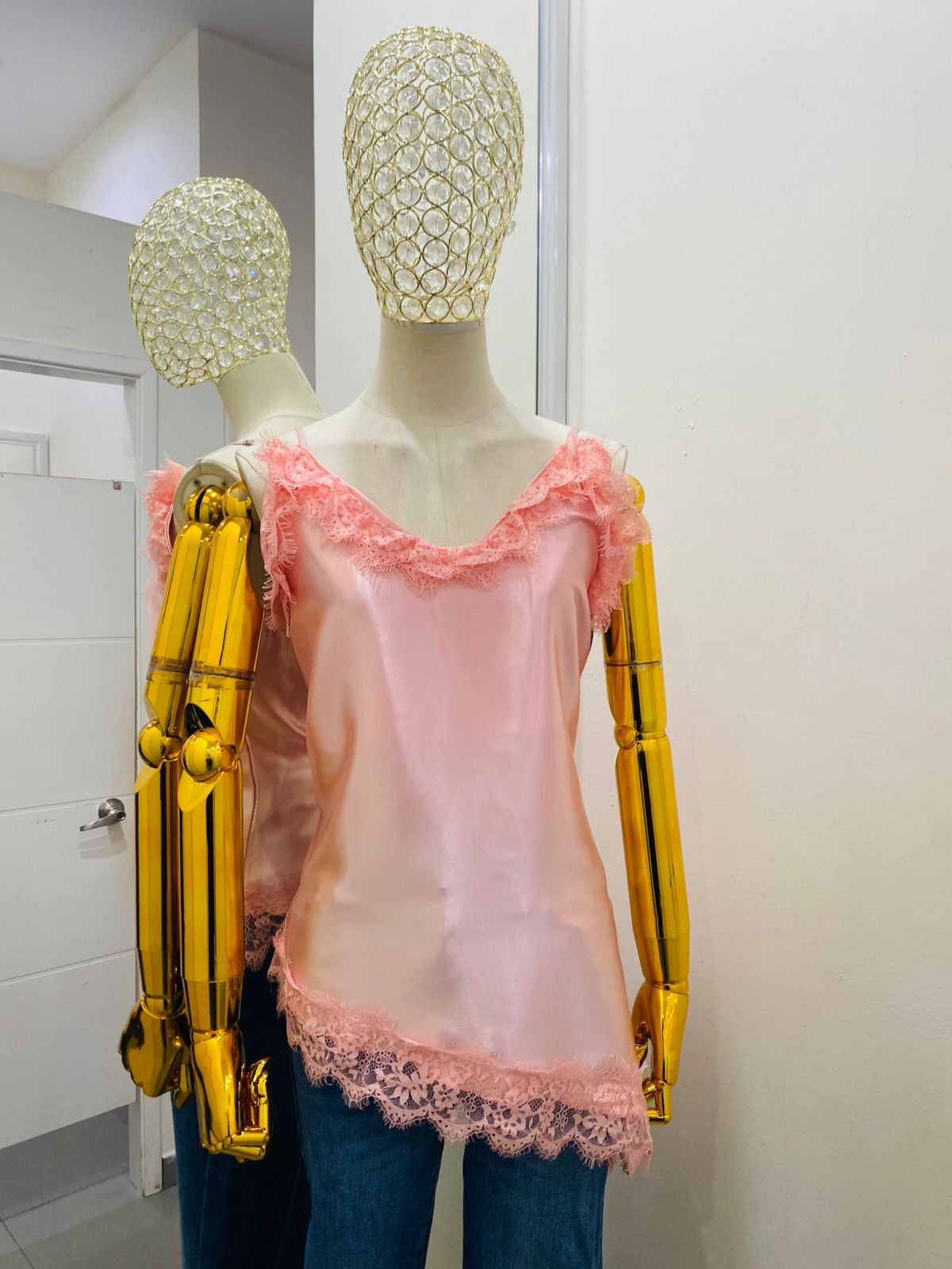 Blusa unitalla de satín con encaje