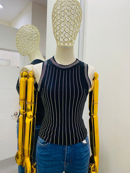 Blusa negra manga corta con cristales