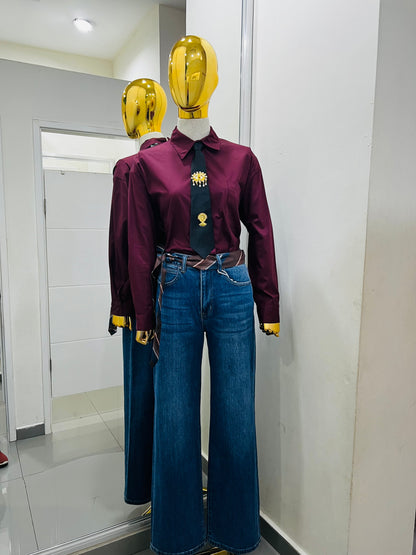 Blusa con corbata