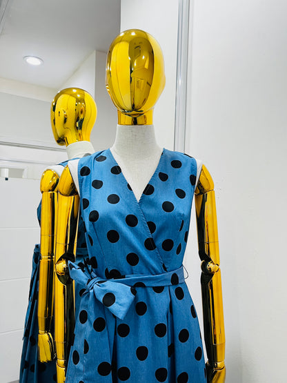 Vestido de mezclilla con puntos
