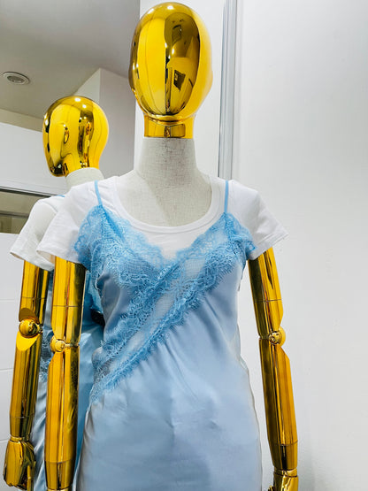 Blusa satín con encaje
