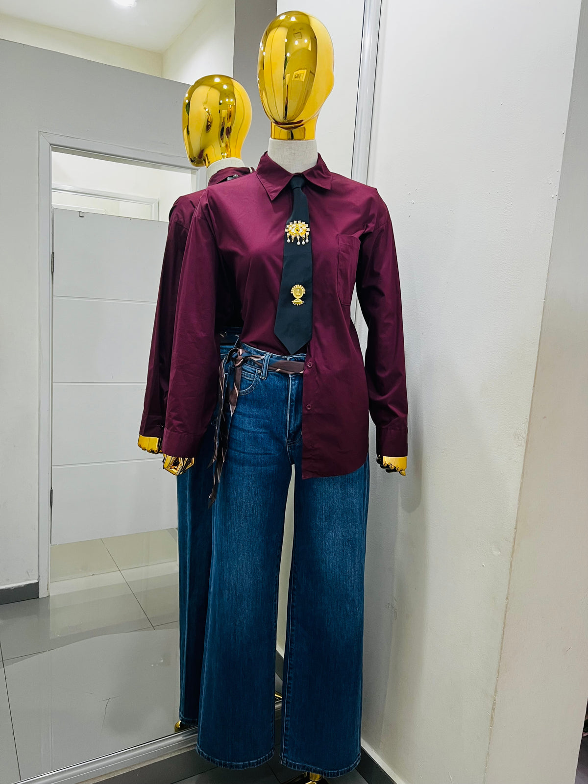 Blusa con corbata