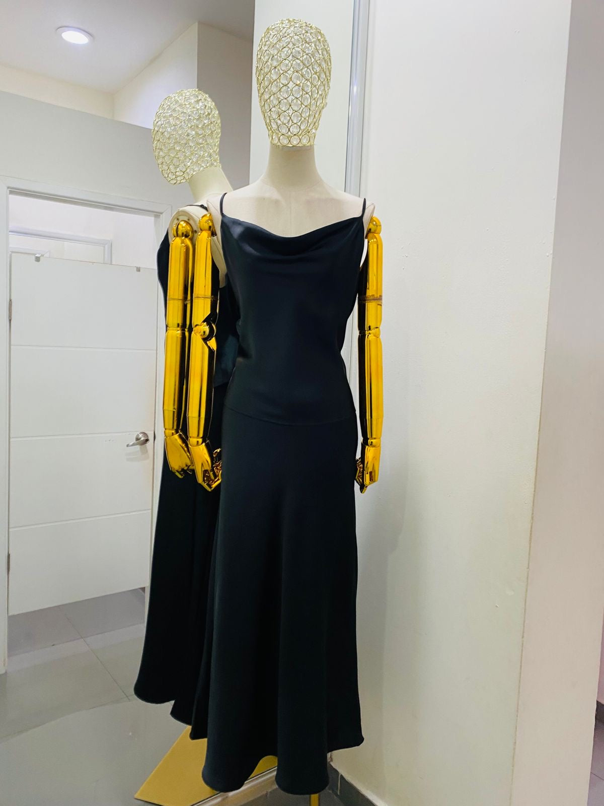 Conjunto satín falda y blusa