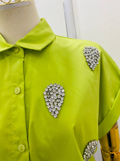 Blusa verde con piedras