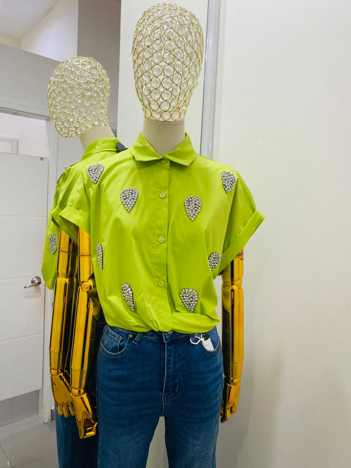 Blusa verde con piedras