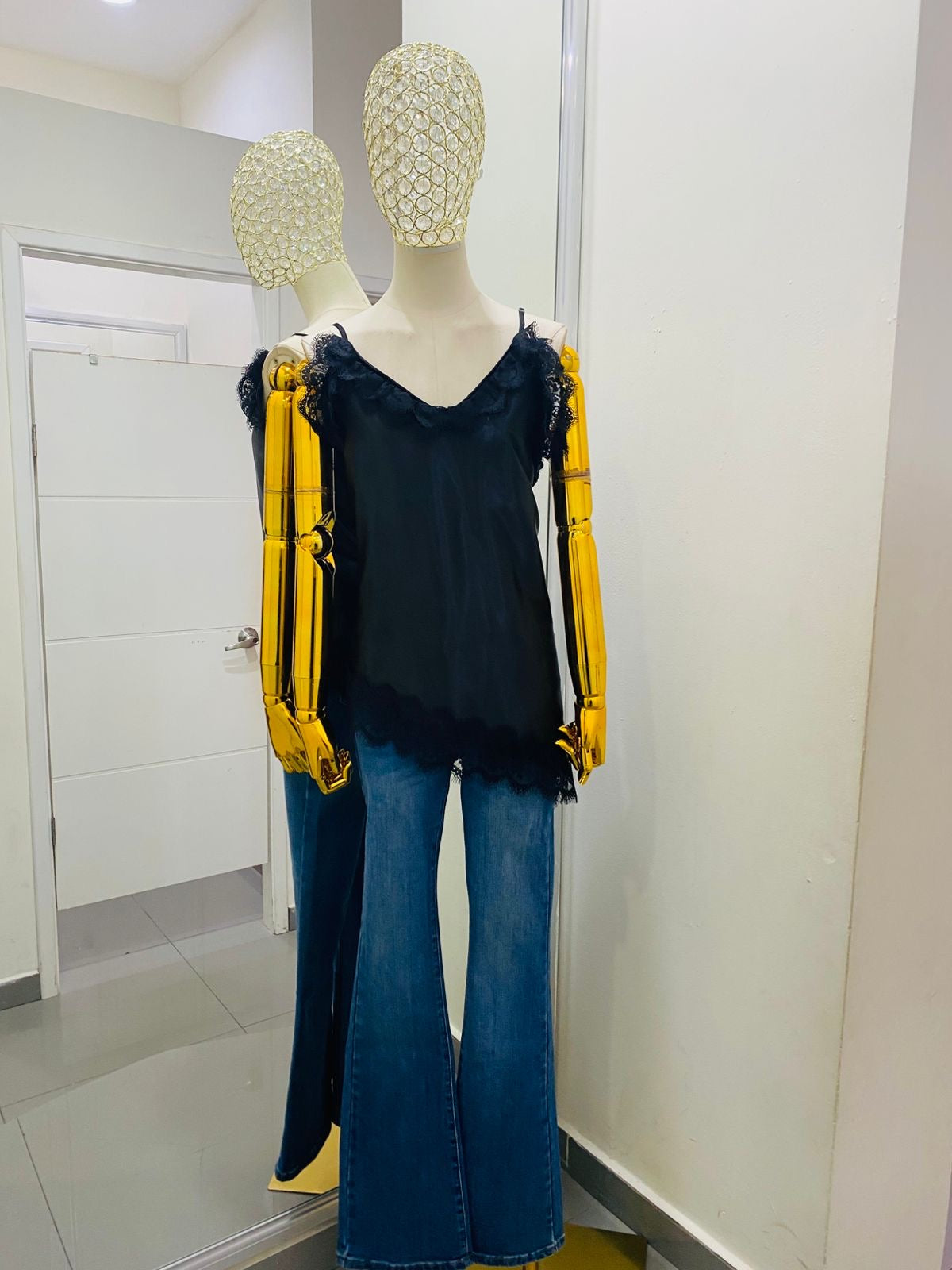 Blusa unitalla de satín con encaje