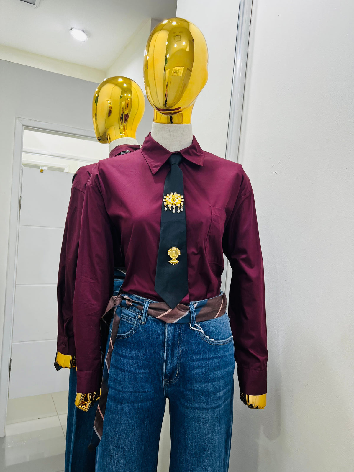 Blusa con corbata