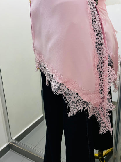 Blusa rosa con encaje