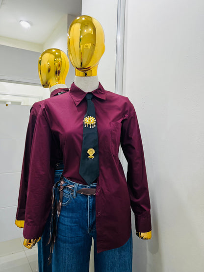 Blusa con corbata