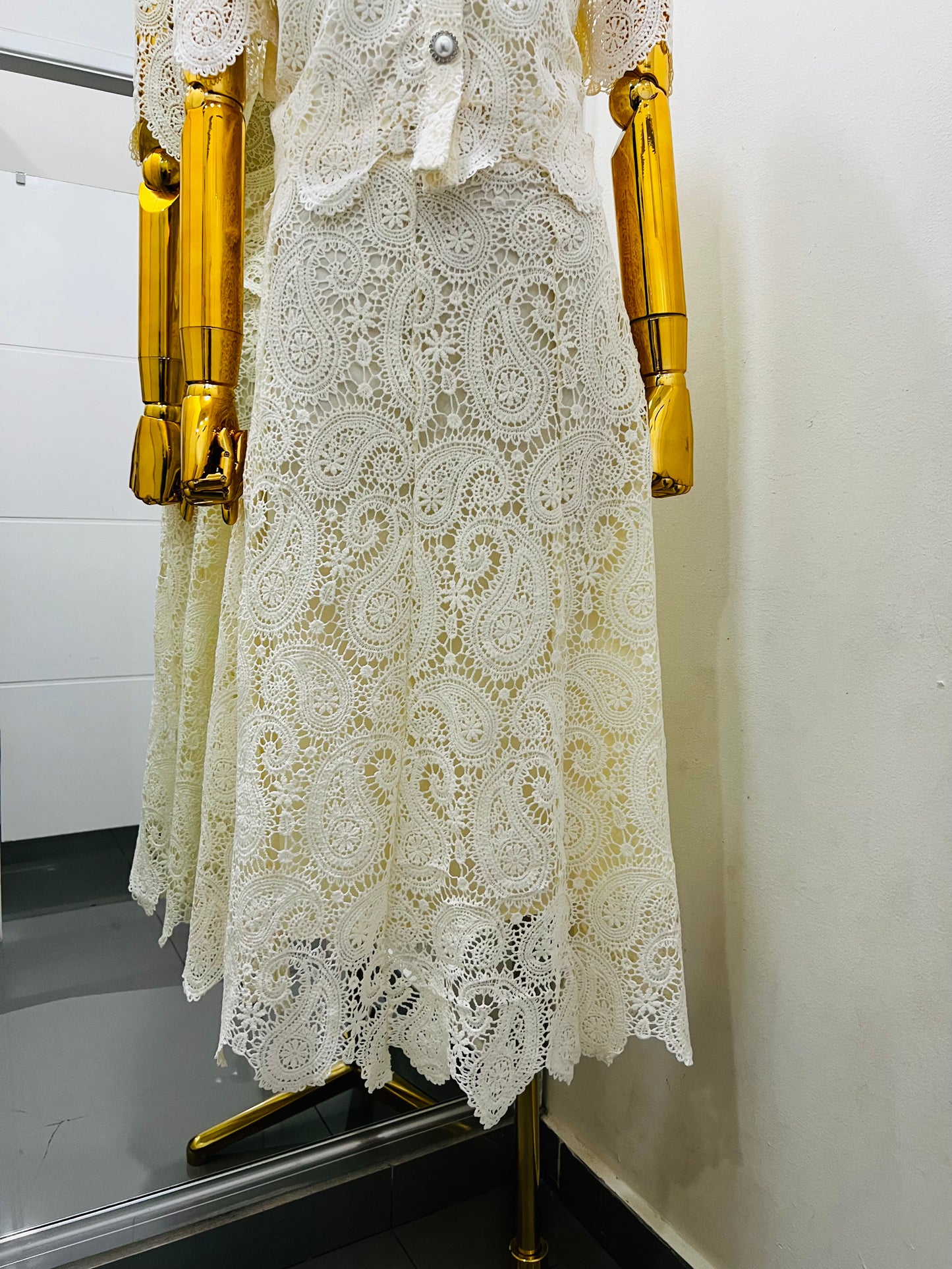Conjunto falda y blusa encaje