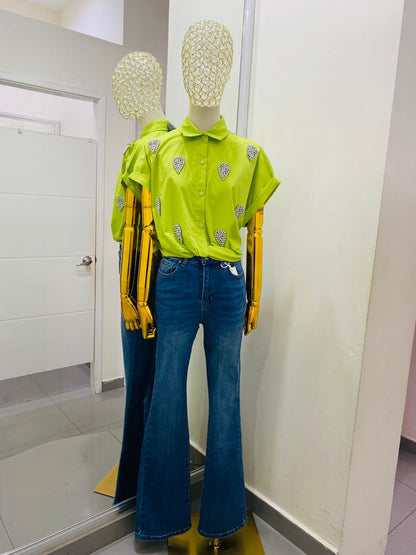 Blusa verde con piedras