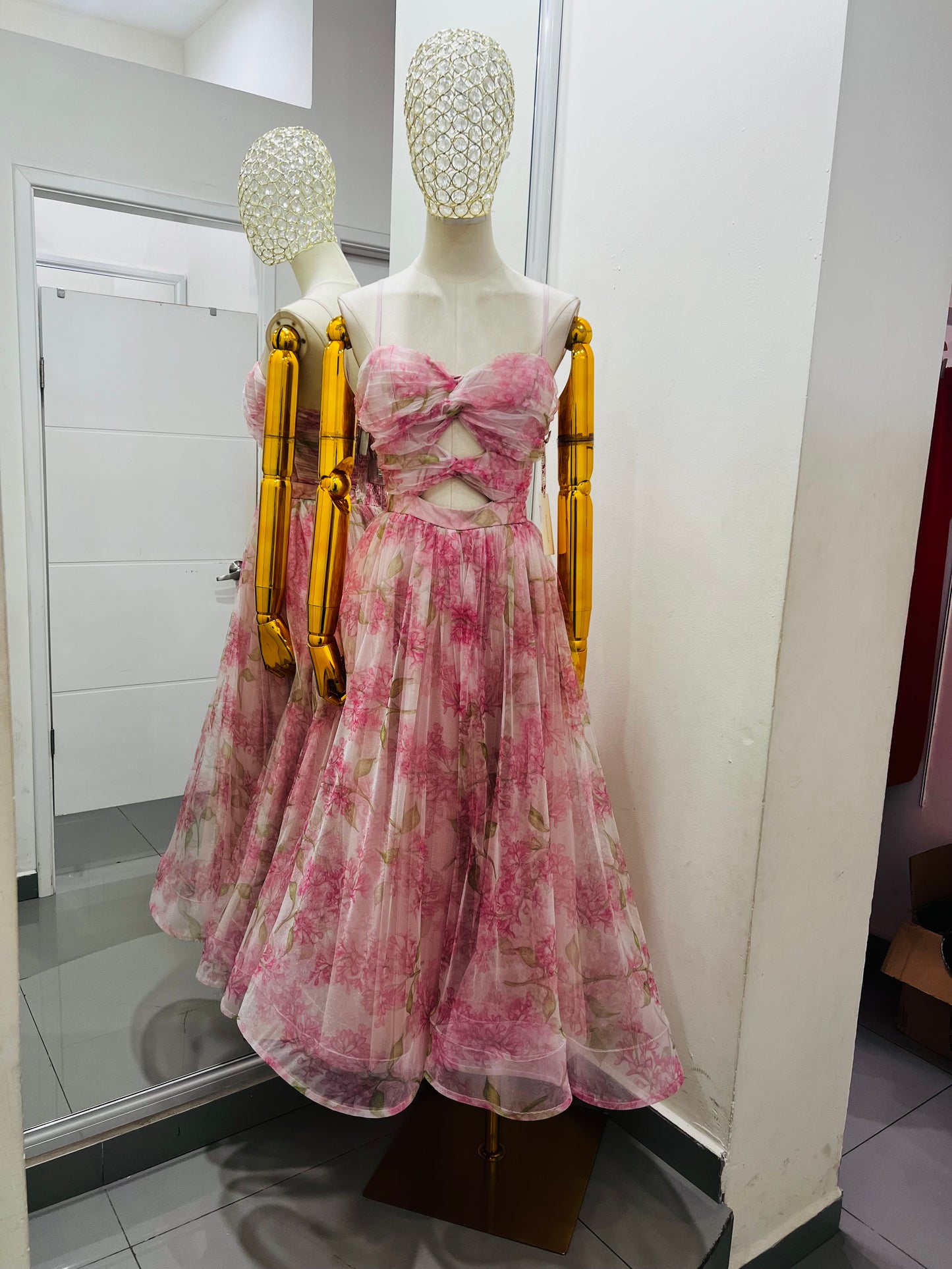 Vestido rosa de flores