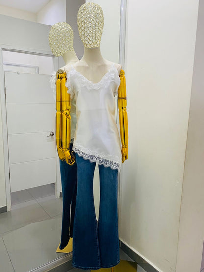 Blusa unitalla de satín con encaje