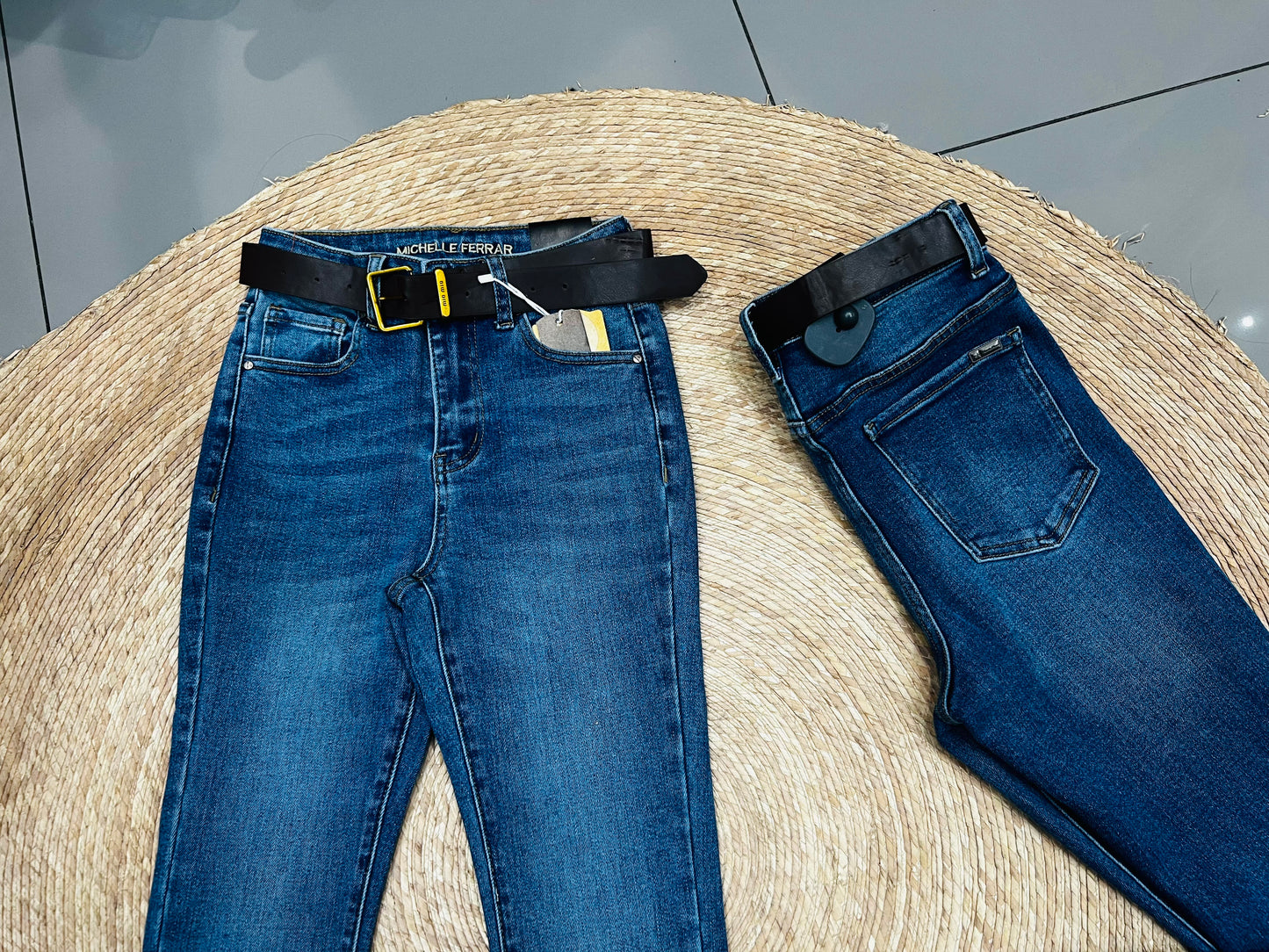 Pantalón acampanado