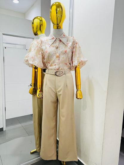 Blusa beige con flores