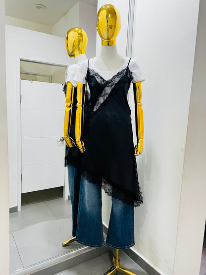 Blusa satín con encaje