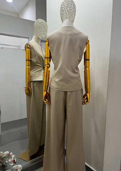 Conjunto beige tres piezas