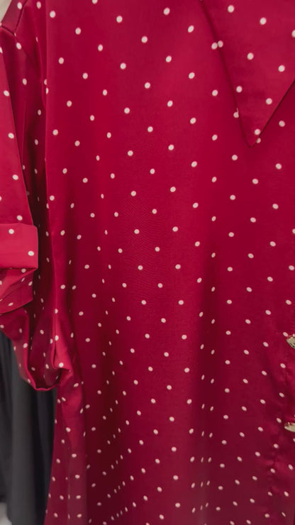 Blusa satín punteada