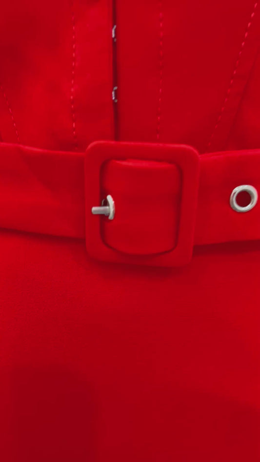 Vestido corto con cinto