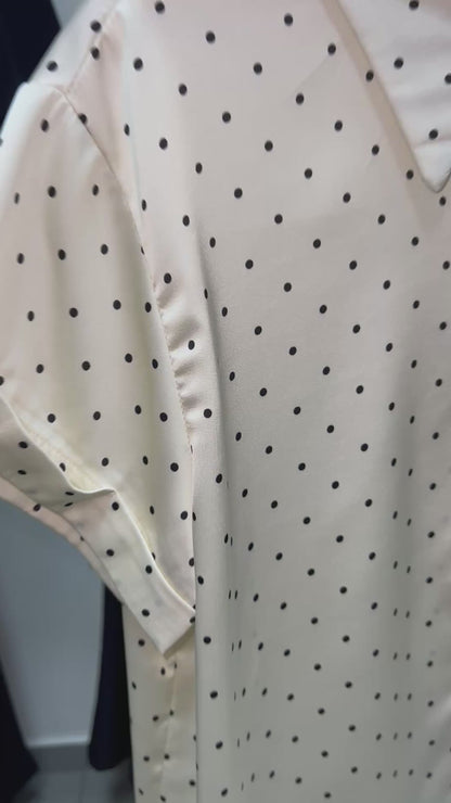 Blusa satín punteada