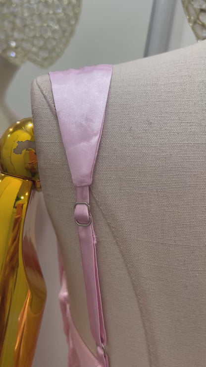 Vestido corto rosa de moños